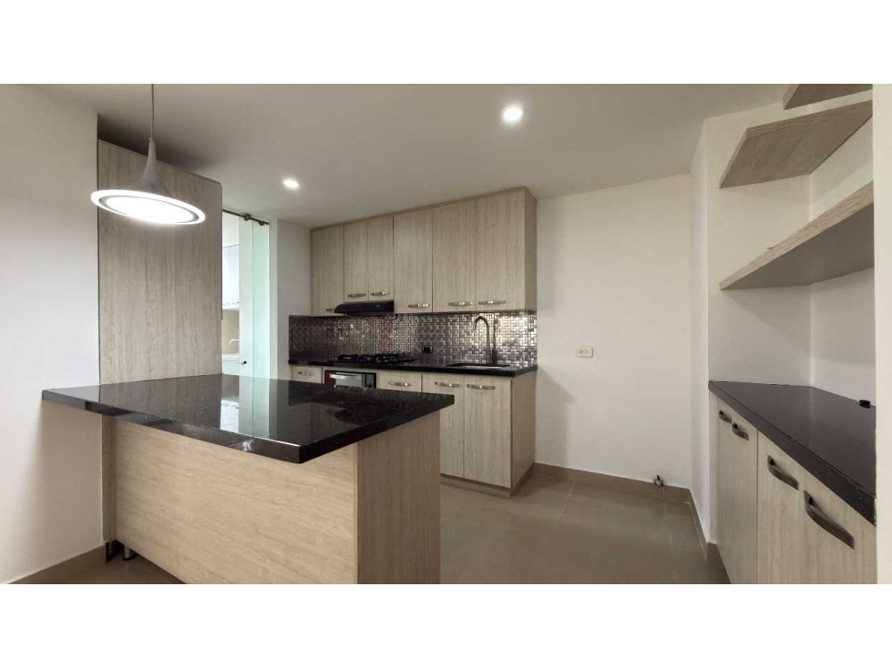 SE ARRIENDA APARTAMENTO EN EL POBLADO-SECTOR LAS BRUJAS — foto 2