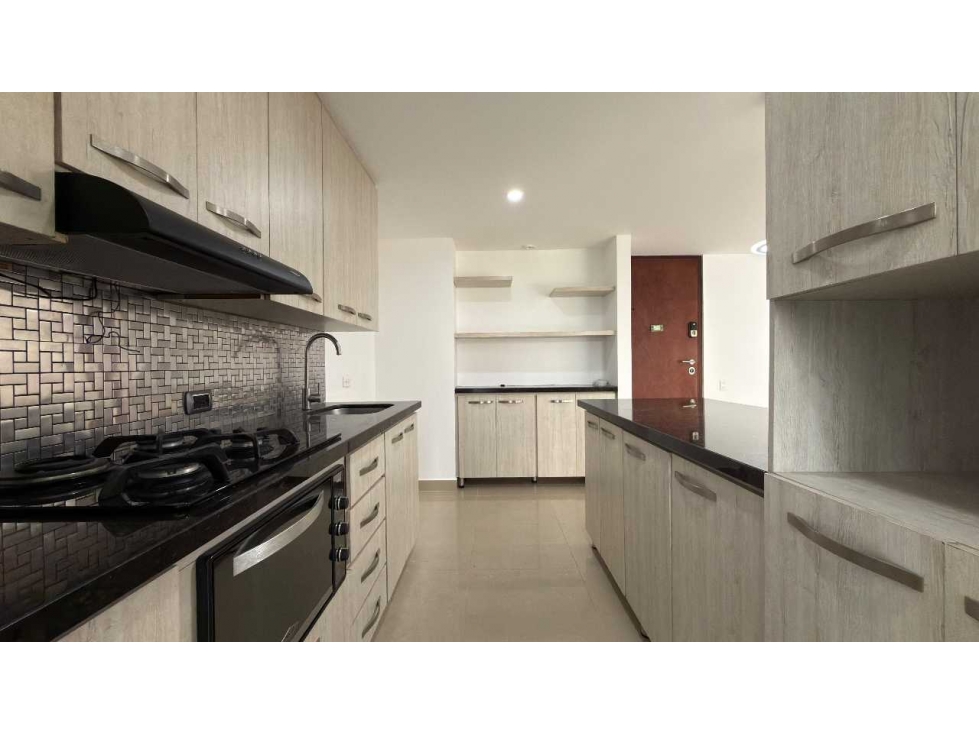 SE ARRIENDA APARTAMENTO EN EL POBLADO-SECTOR LAS BRUJAS — foto 3