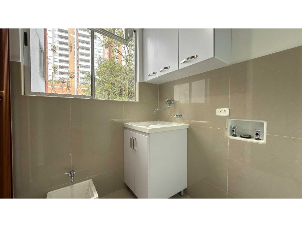 SE ARRIENDA APARTAMENTO EN EL POBLADO-SECTOR LAS BRUJAS — foto 4