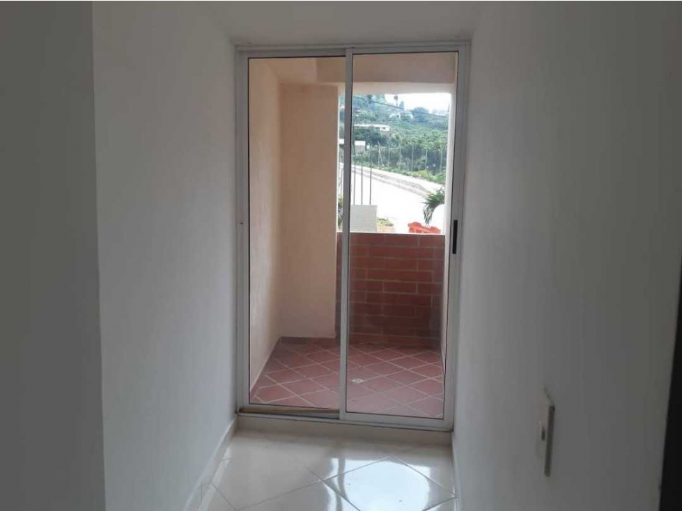 Se Arrienda apartamento En Envigado sector La Mina — foto 2
