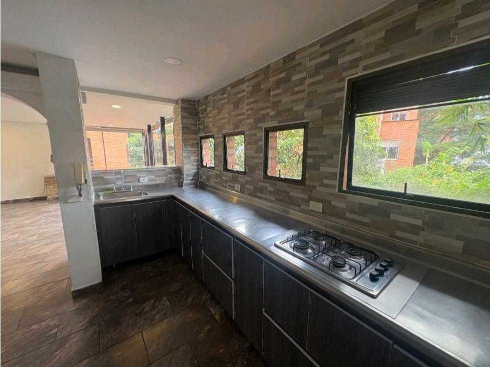 Se arrienda apartamento en Envigado sector la frontera