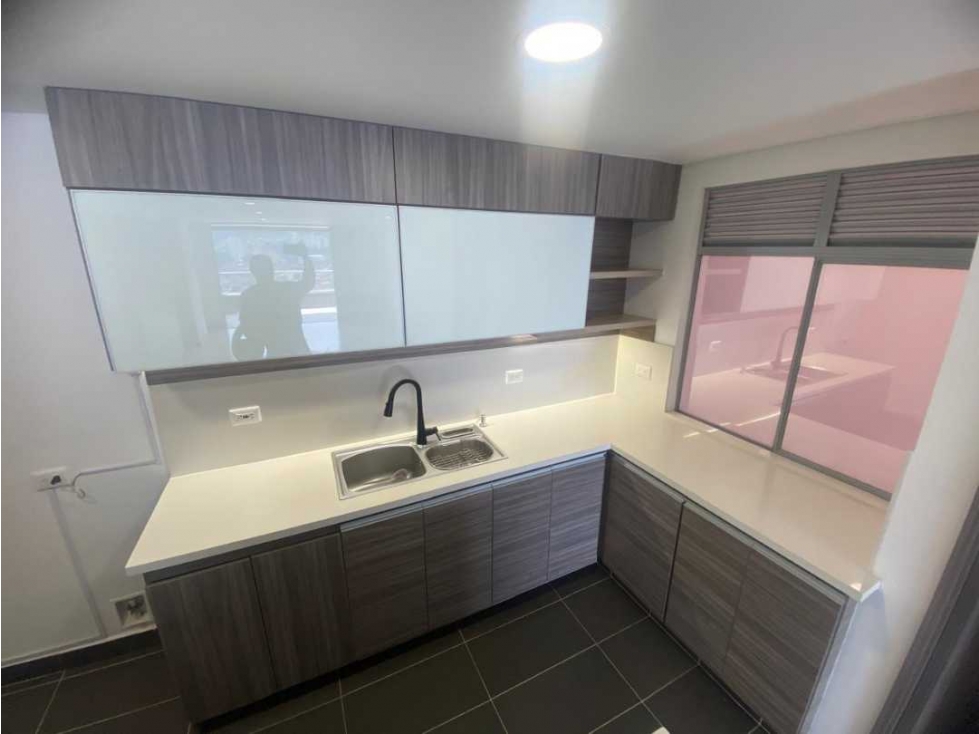 Se Arrienda Apartamento En Envigado Sector Loma Las Brujas — foto 3