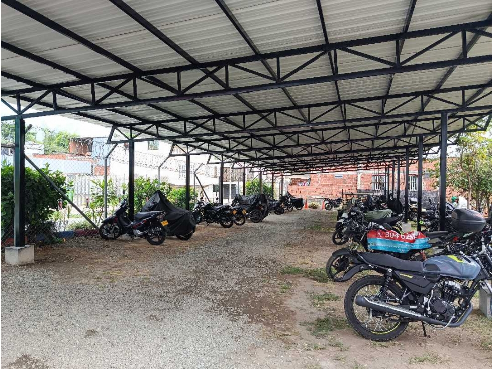 Se Arrienda Apartamento en la Urbanización Villa Cecilia - 2