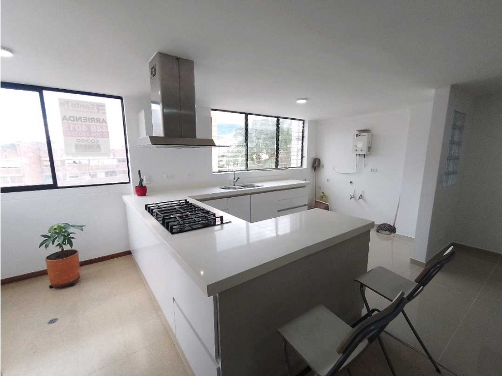 SE ARRIENDA APARTAMENTO EN LAURELES CERCA AL EXITO