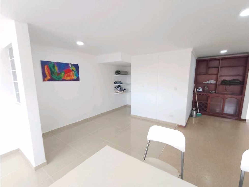 SE ARRIENDA APARTAMENTO EN LAURELES CERCA AL EXITO — foto 3