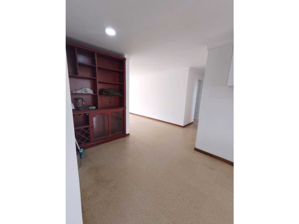 SE ARRIENDA APARTAMENTO EN LAURELES CERCA AL EXITO — foto 5