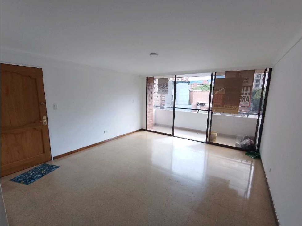 SE ARRIENDA APARTAMENTO EN LAURELES CERCA AL EXITO — foto 6