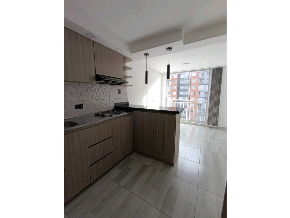 SE ARRIENDA APARTAMENTO PISO 17 EN PRIMAVERA 6-39 PUENTE ARANDA — foto 3