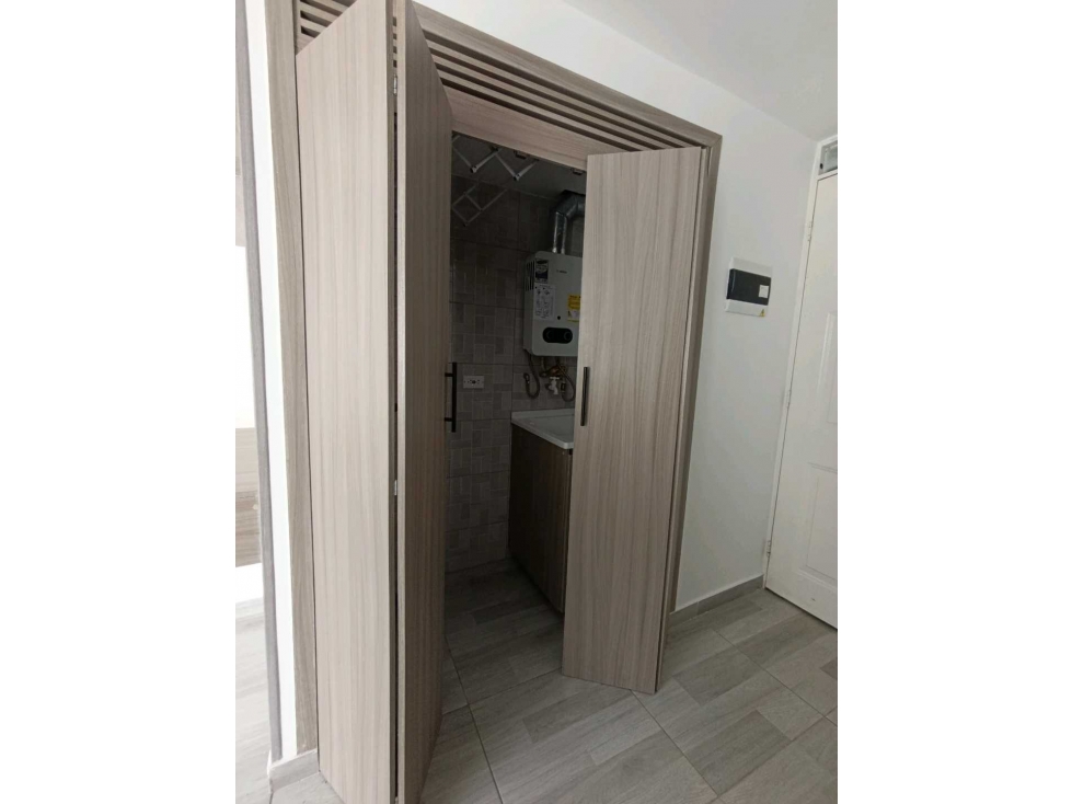 SE ARRIENDA APARTAMENTO PISO 17 EN PRIMAVERA 6-39 PUENTE ARANDA — foto 5