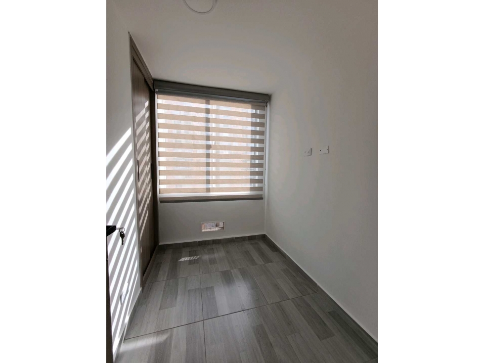 SE ARRIENDA APARTAMENTO PISO 17 EN PRIMAVERA 6-39 PUENTE ARANDA — foto 6