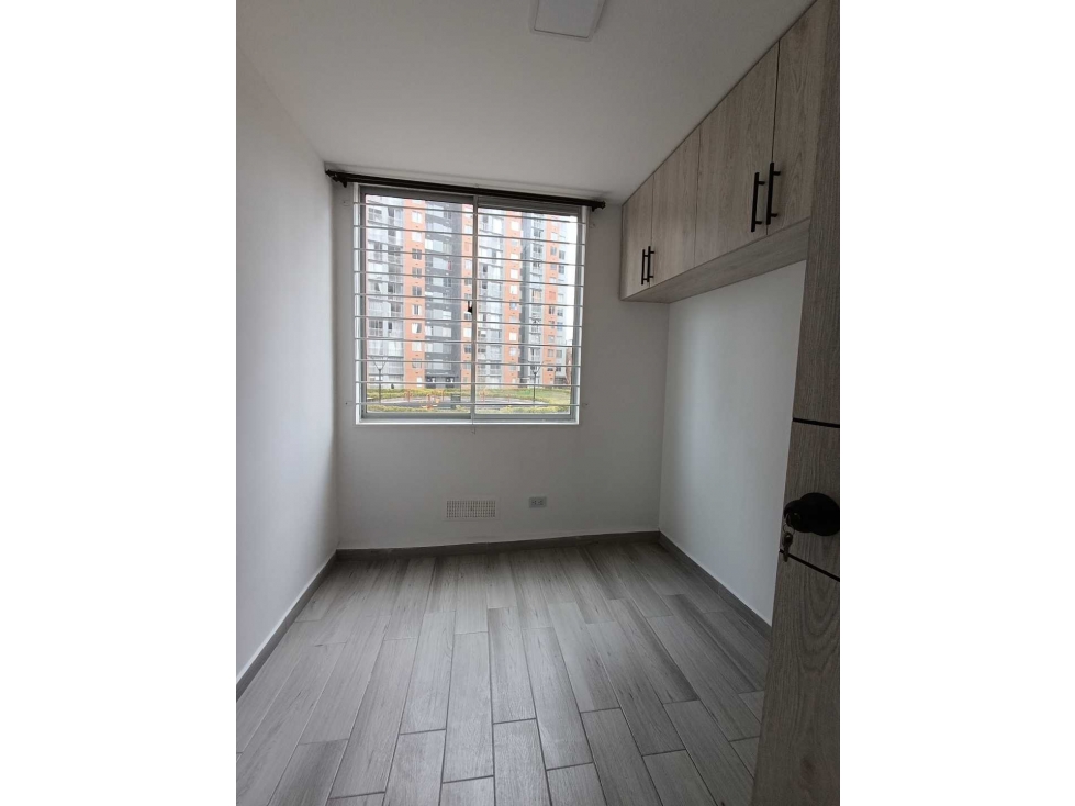 Se arrienda apartamento en primavera 6-39 ET 1 puente aranda — foto 5