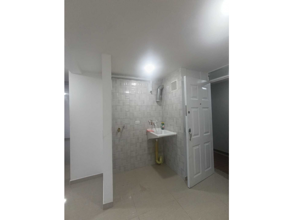 SE ARRIENDA APARTAMENTO EN PRIMAVERA 6-39 ETAPA 2 PISO 23 PUENTE ARAND — foto 3