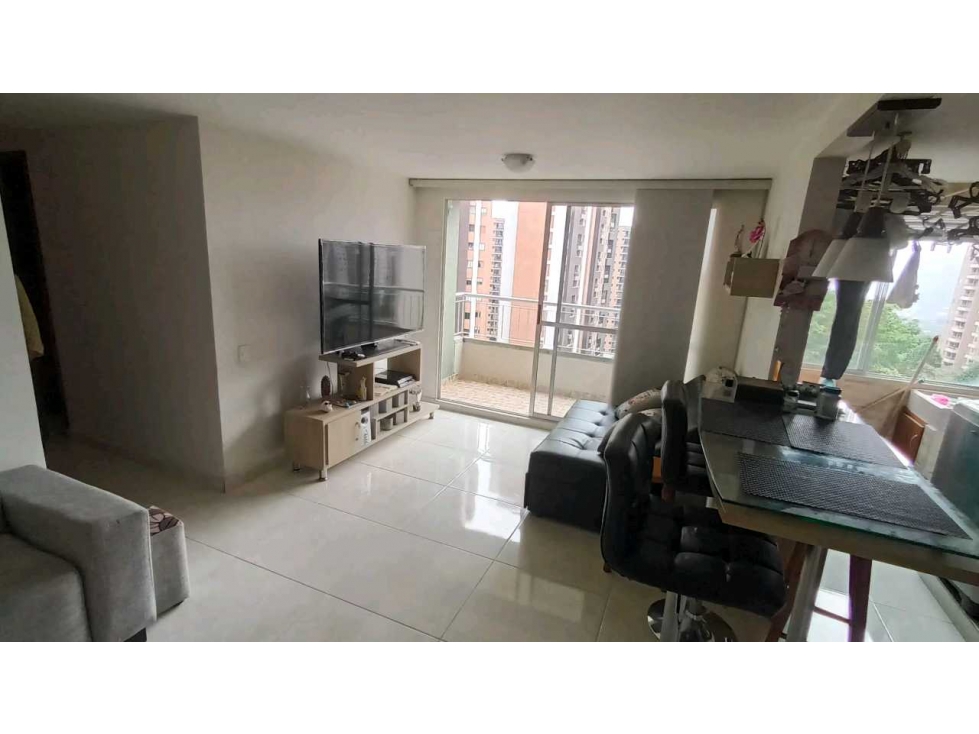 SE ARRIENDA APARTAMENTO EN RODEO ALTO