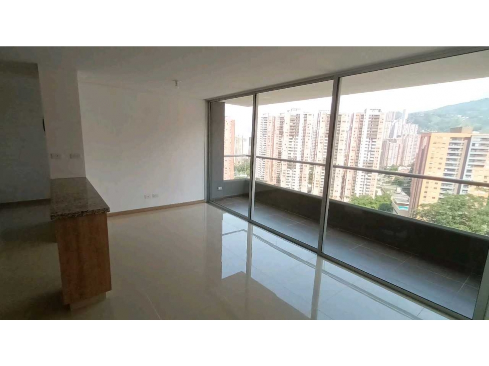 SE ARRIENDA APARTAMENTO EN SABANETA