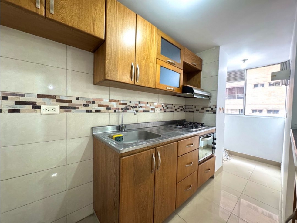 Se arrienda apartamento en Sabaneta frente a Estación Metro Estrella
