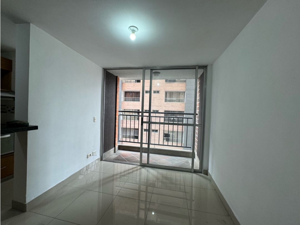 Se arrienda apartamento en Sabaneta frente a Estación Metro Estrella — foto 2