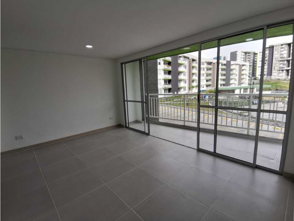 SE ARRIENDA APARTAMENTO EN VERDU 2 — foto 2