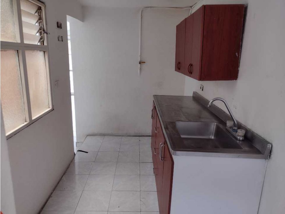 EN VENTA APARTAMENTO EN VILLA HERMOSA, MEDELLIN PISO 2 — foto 2