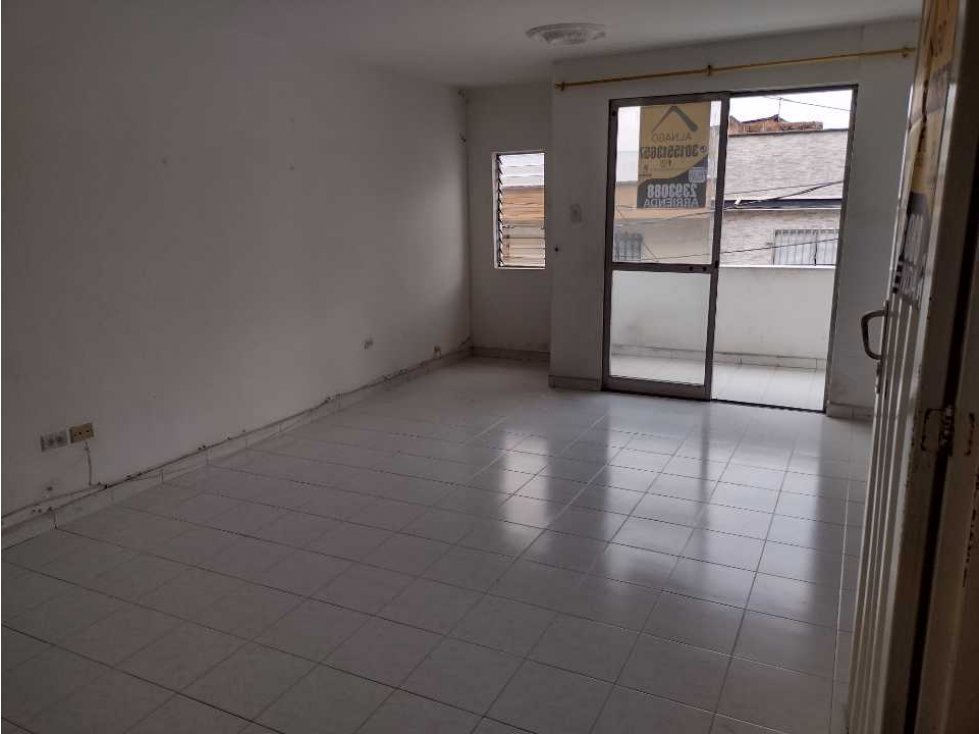 EN VENTA APARTAMENTO EN VILLA HERMOSA, MEDELLIN PISO 2 — foto 3