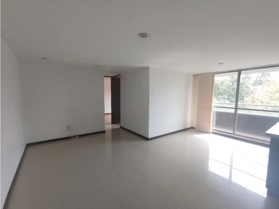 SE ARRIENDA APARTAMENTO EN Esmeraldal, Envigado.