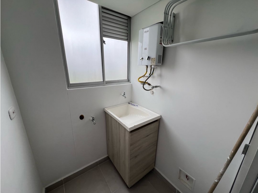 SE ARRIENDA APARTAMENTO DE 2 HABITACIONES - SECTOR NORTE — foto 4
