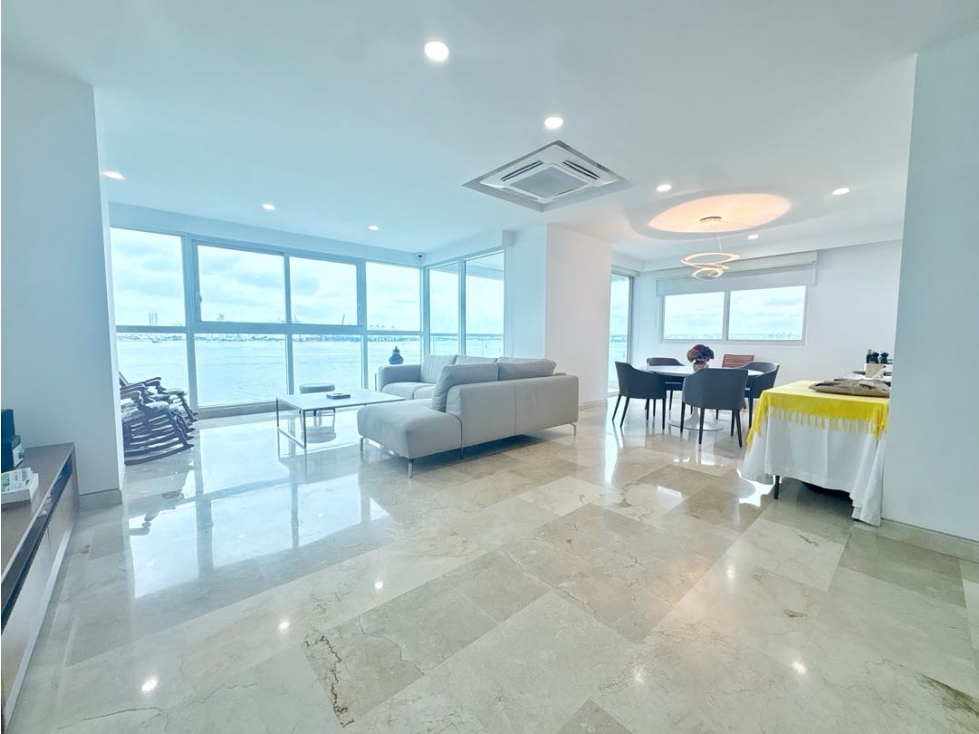 SE ARRIENDA APARTAMENTO SOBRE LA BAHÍA DE CASTILLOGRANDE!