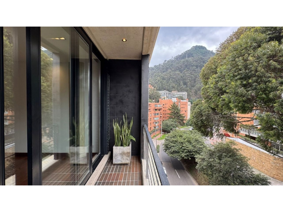 SE ARRIENDA APTO CON LA MEJOR VISTA DE ROSALES 2 HABITACIONES | BALCÓN