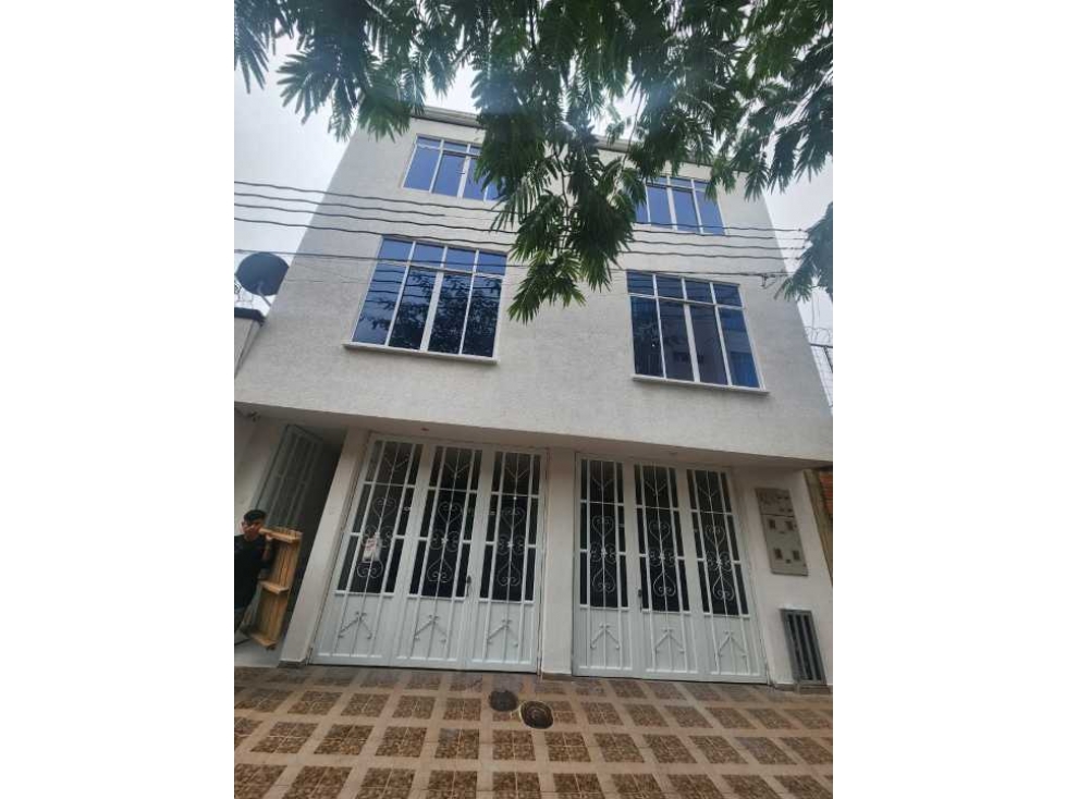 SE ARRIENDA APTO DE DOS HABITACIONES, PARQUE INTRA - 1