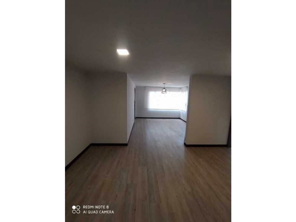 SE ARRIENDA APTO DE TRES HABITACIONES. SEGUNDO Y TERCER PISO - 1