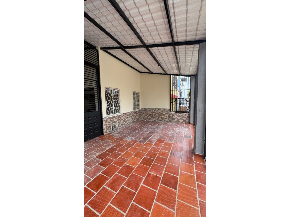 SE ARRIENDA BODEGA EN SAN MIGUEL BUCARAMANGA - 2