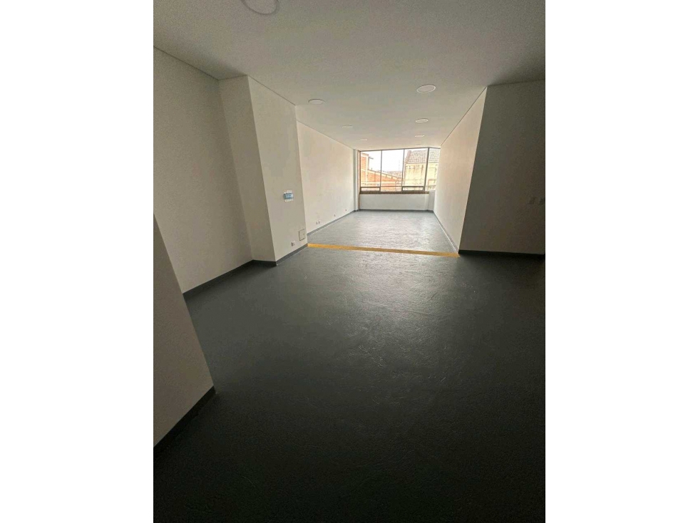 Se arrienda bodega en Engativá de 1300m² — foto 2