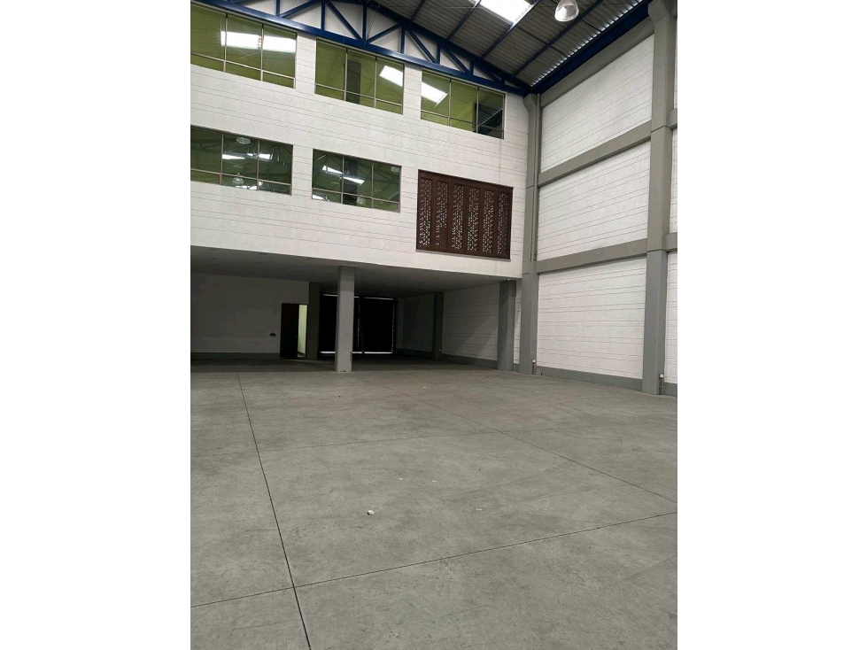 Se arrienda bodega en Engativá de 1300m² — foto 5