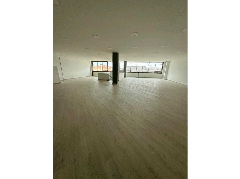 Se arrienda bodega en Engativá de 1300m² — foto 6
