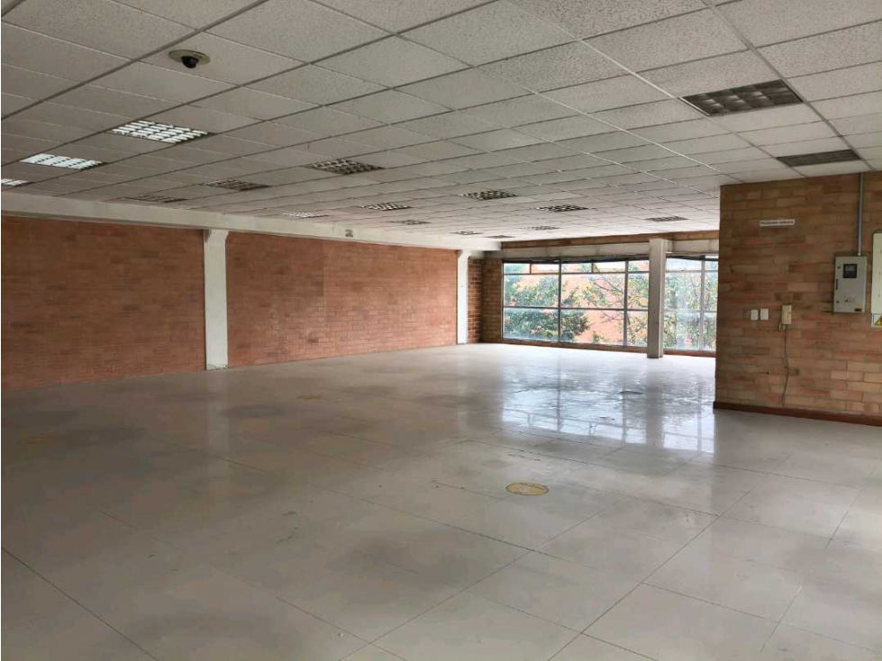 Se arrienda bodegas en fontibon 689m² — foto 5