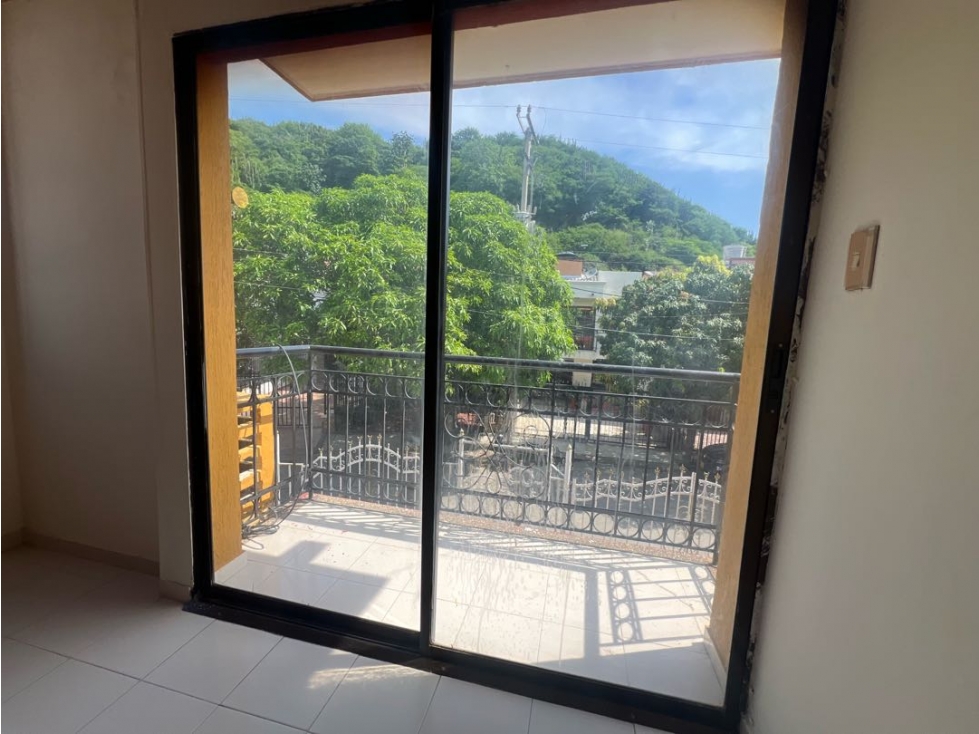 Se arrienda casa en Av El Libertador, Santa Marta - 6
