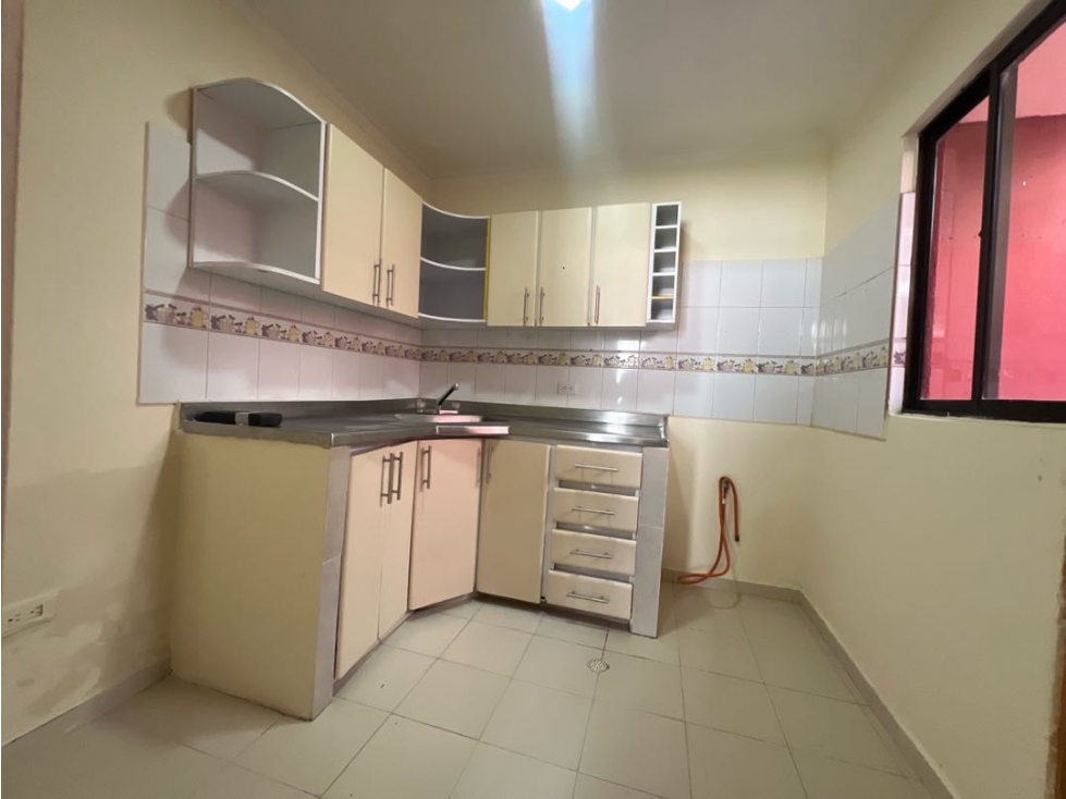 Se arrienda casa en Av El Libertador, Santa Marta - 3