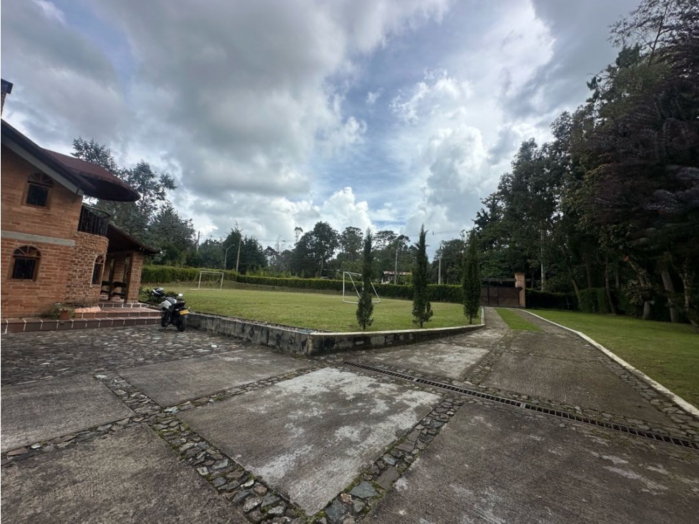 SE ARRIENDA CASA CAMPESTRE EN LA VEREDA EL PLAN. SANTA ELENA. — foto 3