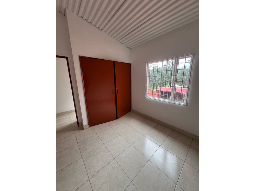 Se arrienda casa en la esmeralda — foto 6