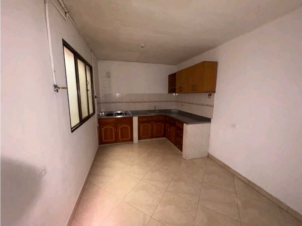 Se arrienda casa en Robledo Kennedy