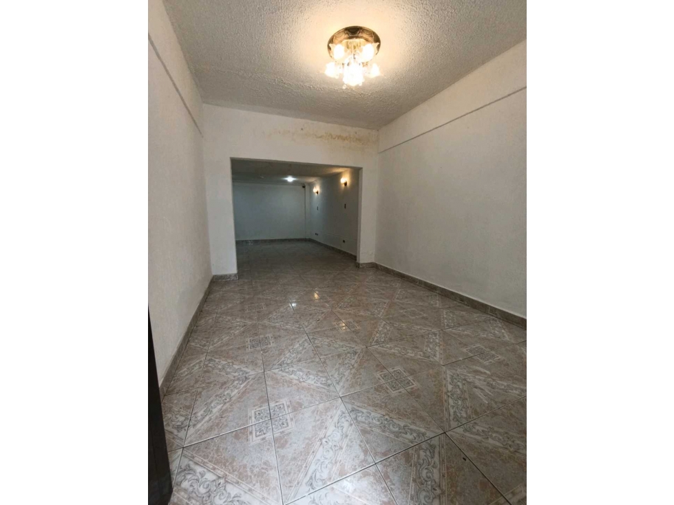 SE ARRIENDA CASA INDEPENDIENTE EN BARRIO QUIROGA SUR — foto 4