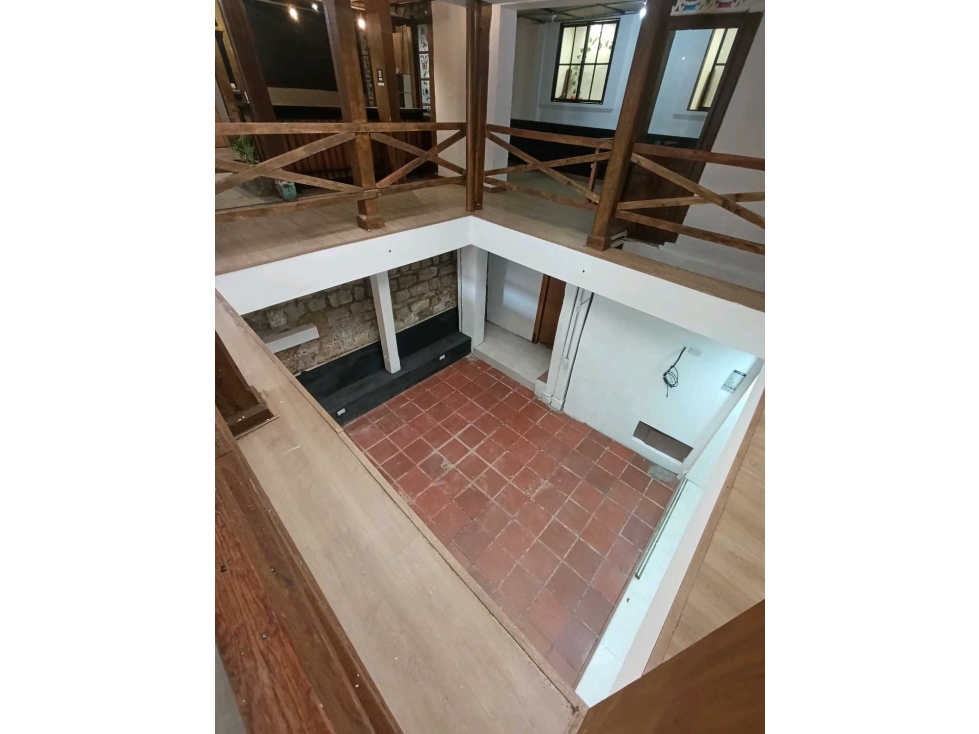 Se arrienda Casa local comercial de 2 niveles en la candelaria — foto 3