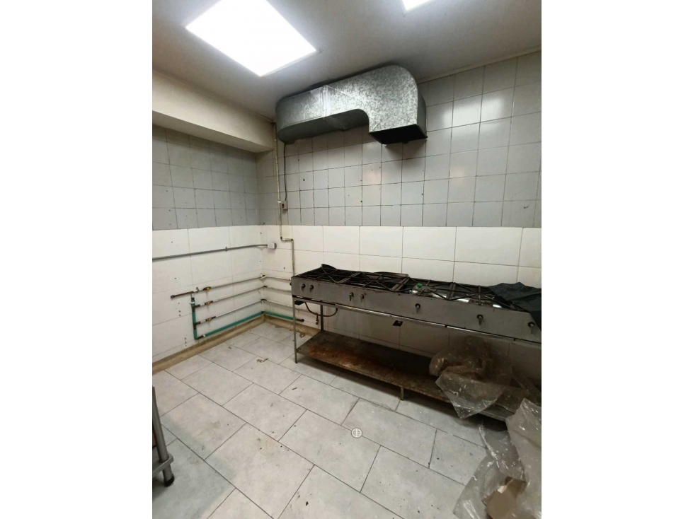 Se arrienda Casa local comercial de 2 niveles en la candelaria — foto 4