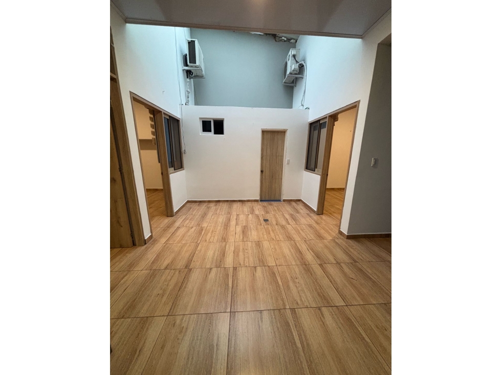SE ARRIENDA CASA PARA USO COMERCIAL O VIVIENDA, AREA 300 MTS — foto 4