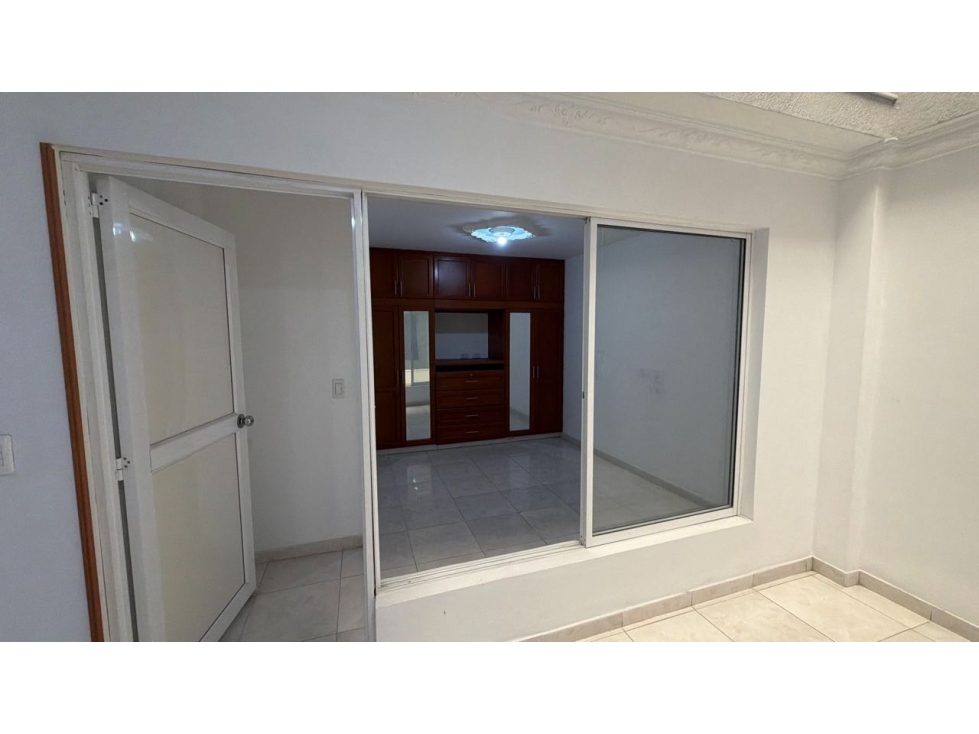 SE ARRIENDA CASA PARA OFICINAS O BODEGA PRIMER PISO BARRIO INGENIO — foto 6