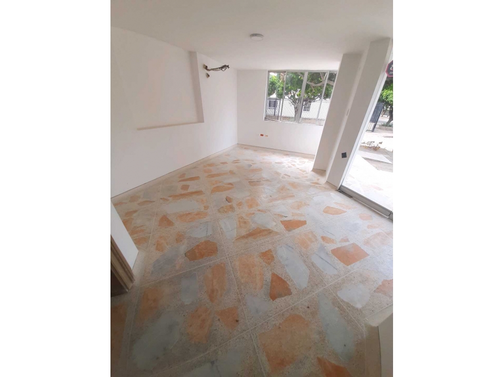 SE ARRIENDA EDF. BARRIO LAS FLORES - 5