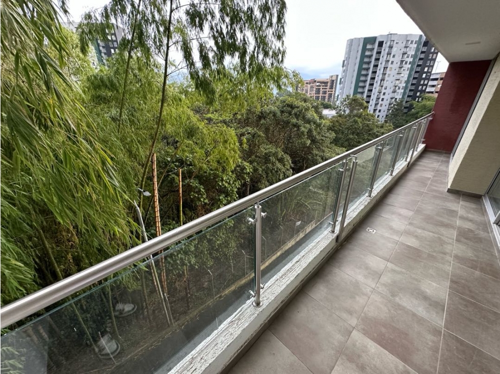 Se Arrienda Espacioso Apartamento - Sector Avenida 19 Norte - 3