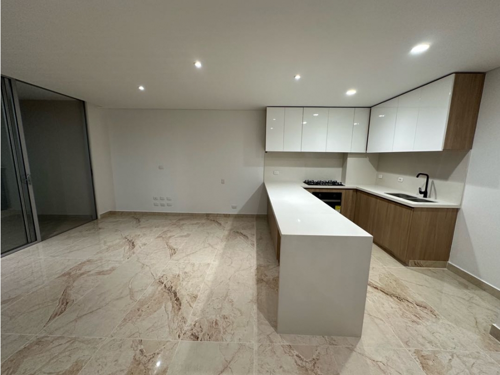 APARTAMENTO LUXURY EN EL BUENAVISTA EN ARRIENDO VISTA RIO LADO SOMBRA