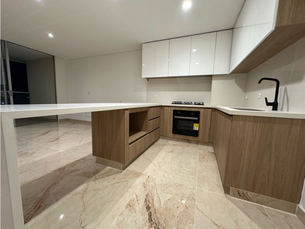 APARTAMENTO LUXURY EN EL BUENAVISTA EN ARRIENDO VISTA RIO LADO SOMBRA — foto 3