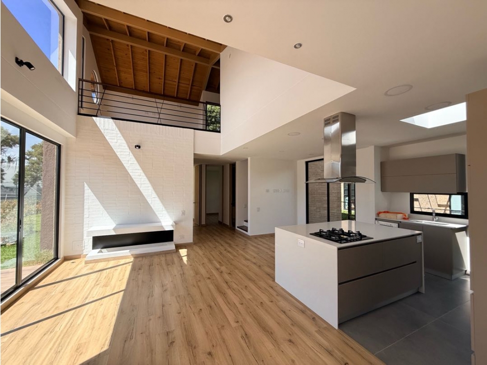 SE ARRIENDA HERMOSA CASA PARA ESTRENAR — foto 3