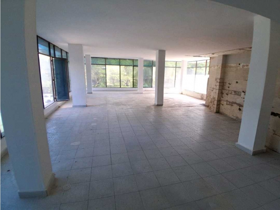 SE ARRIENDA HERMOSO LOCAL COMERCIAL EN ALTO PRADO BARRANQUILLA — foto 2